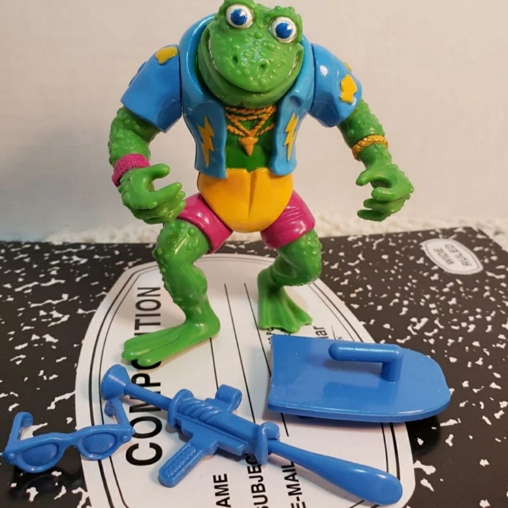 Vintage Teenage Mutant Ninja Turtle's Genghis 4 in tall from 1989 w/accessories
